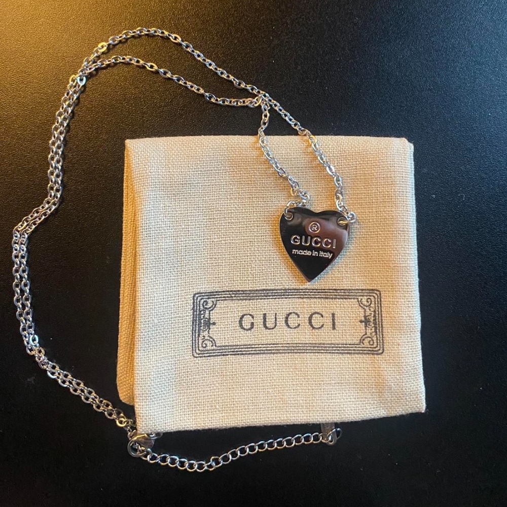 NEW Authentic Gucci heart necklace in silver (with receipt)